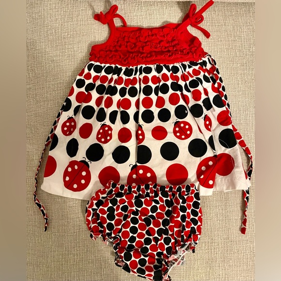 Lady bug outfit - Picture 1 of 1